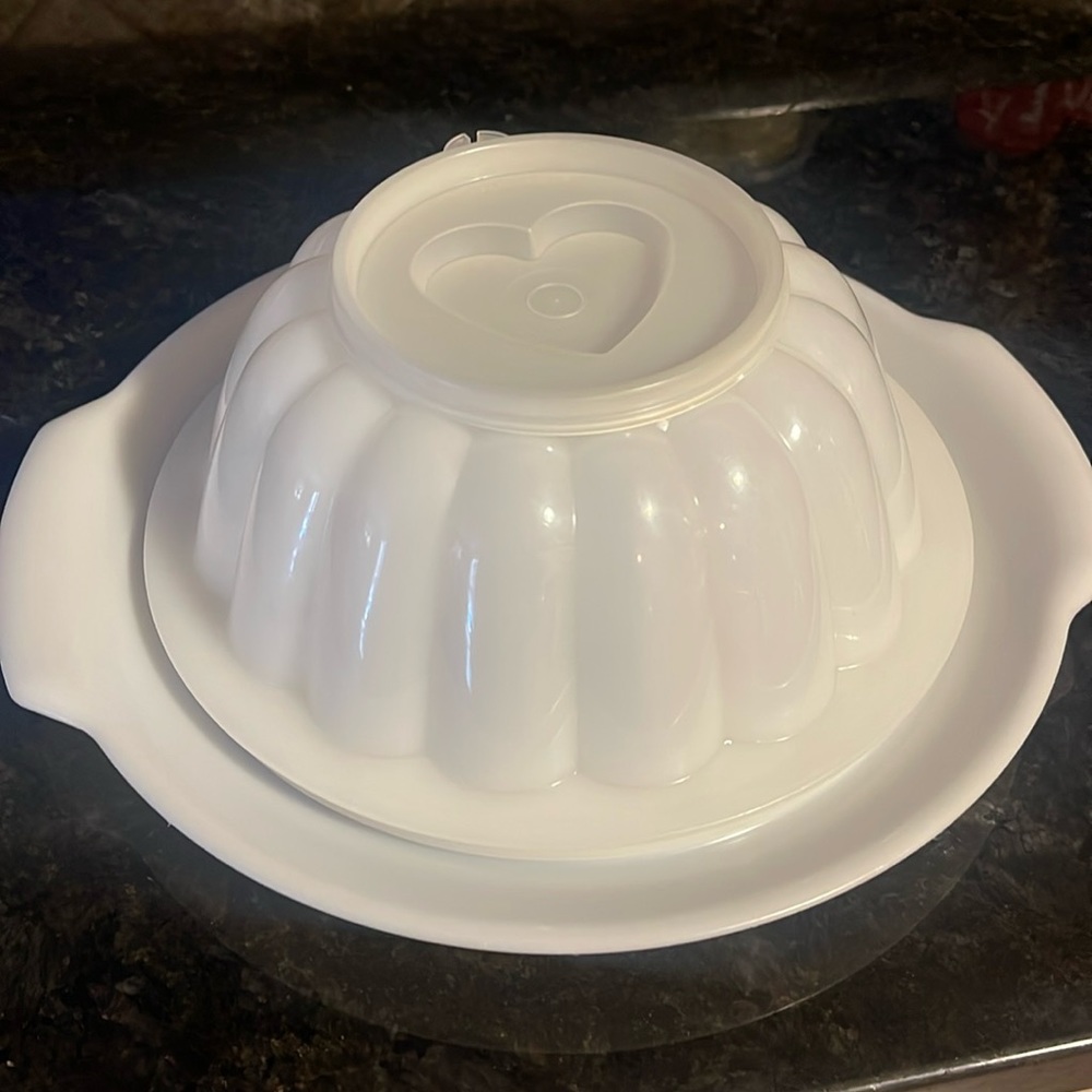Vintage Tupperware Jel-N-Serve Jell-o
Mold 5 Piece Set. #617-7